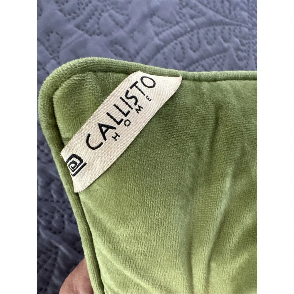 Callisto Home Velvet Lumbar Pillow Emerald Green Down Feather Insert 25 X 13 EUC